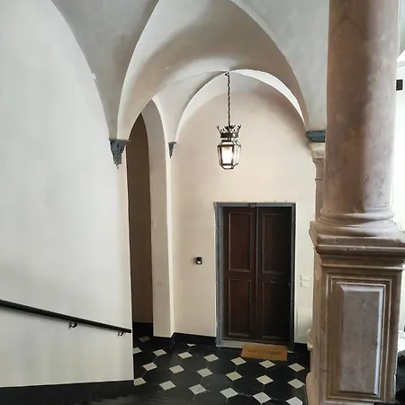 Ponte Calvi Apartment Genoa